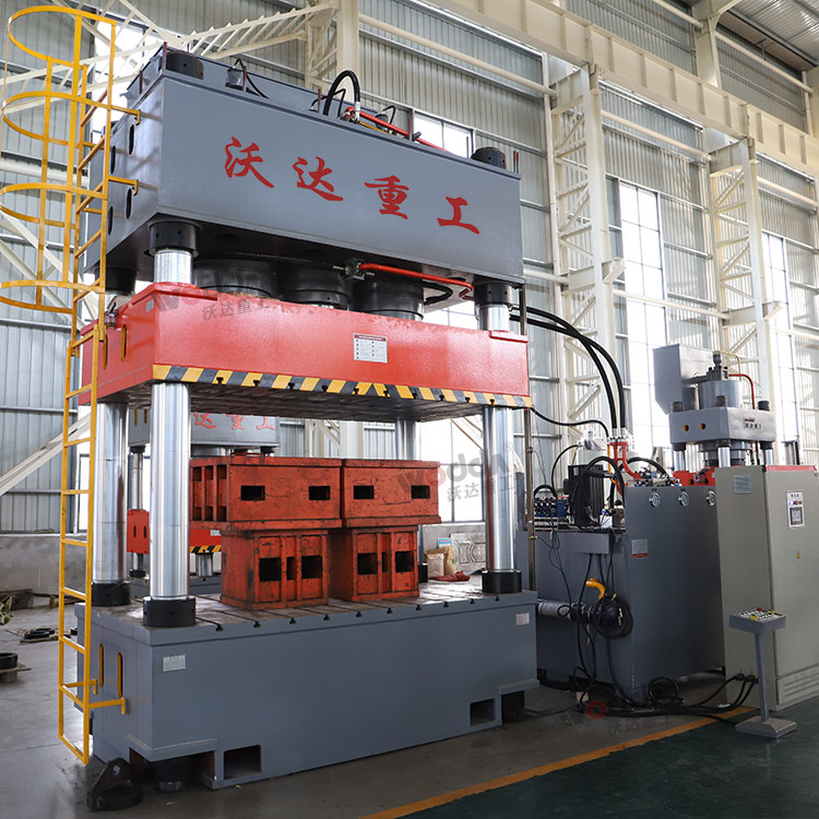 1000噸三梁四柱液壓機 1000噸三梁四柱液壓機