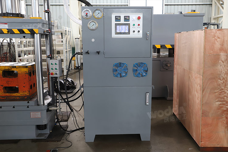 密胺餐具熱壓成型液壓機細節 密胺餐具熱壓成型液壓機細節